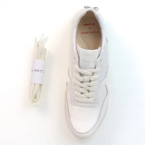 BATZ X DAALARNA Porcelain (Off White)